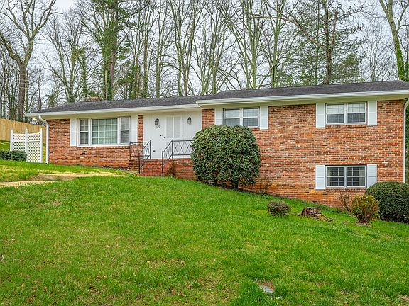 4th image of 1322 Vanessa Dr