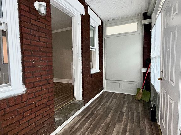 2nd image of 2121 Anchor St