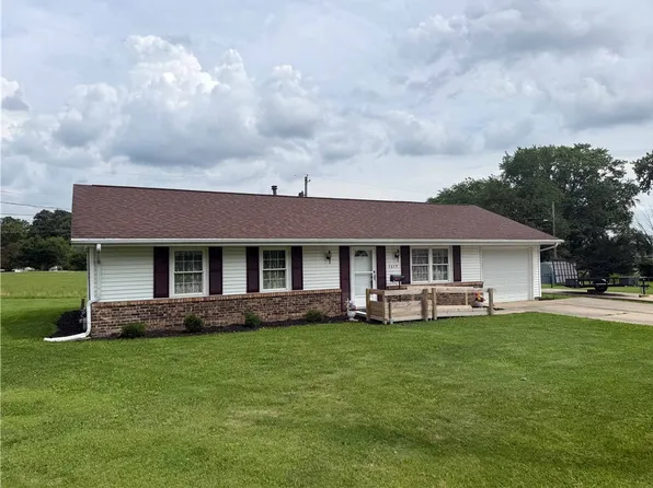 1619 Skyline Dr, Danville, IL 61832