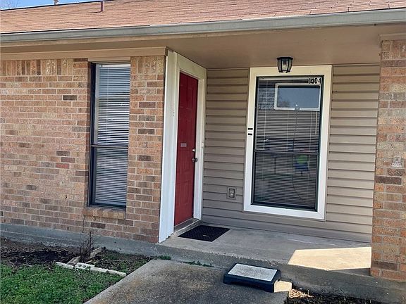 2nd image of 1406 Gramma Ct