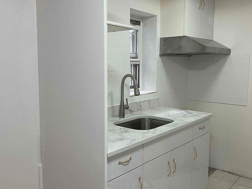 1st image of 2078 E 29th St #1