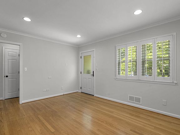 4th image of 513 Park Rd