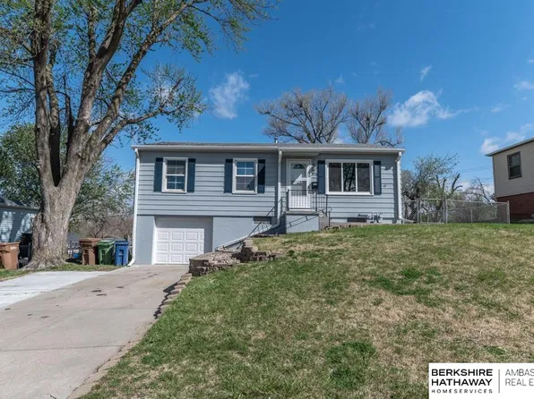 2206 Emiline St, Bellevue, NE 68147