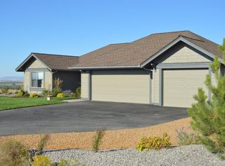 2293 NE Hilltop Ln, Madras, OR 97741