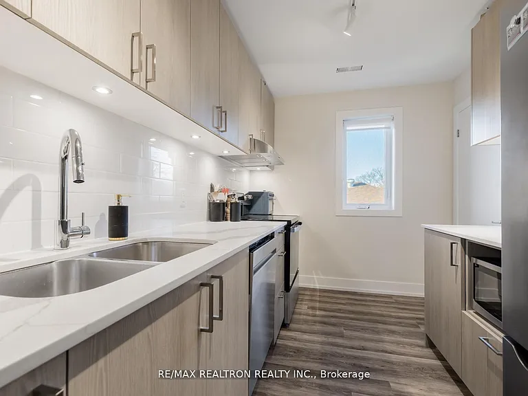 560 Finch Ave W #BASEMENT — Photo 17