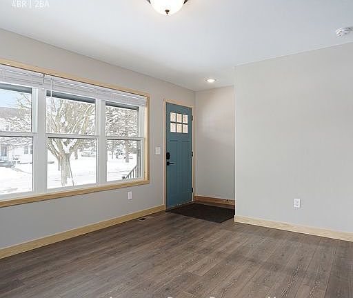 5th image of 1049 Veto St NW