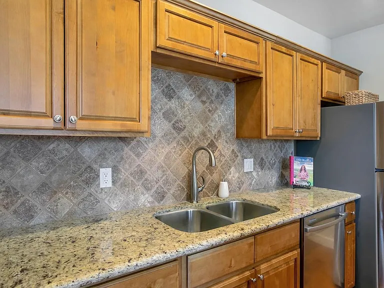 617 S Roosevelt St — Photo 13