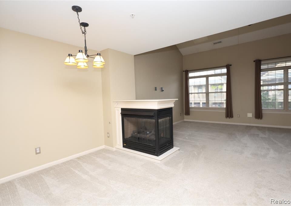 129 E Bay Dr, photo 11
