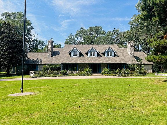 2nd image of 1512 Oak Hill Dr #3