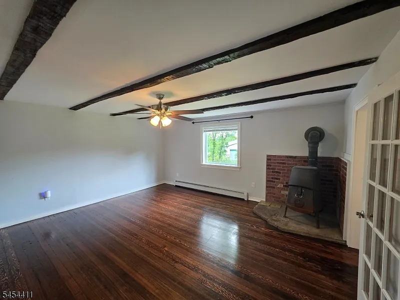3 bed, 2.0 bath, 1711 sqft, $2,895 — Photo 4