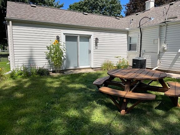 3rd image of 8881 Marlowe Ave