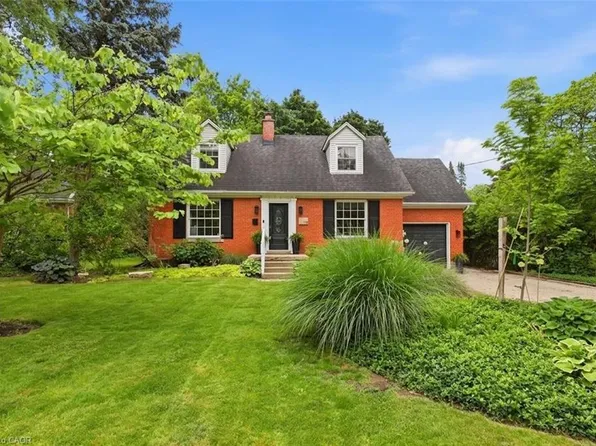 115 Roslin Ave S, Waterloo, ON N2L 2H3
