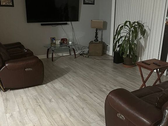 2nd image of 10304 S Komensky Ave #4