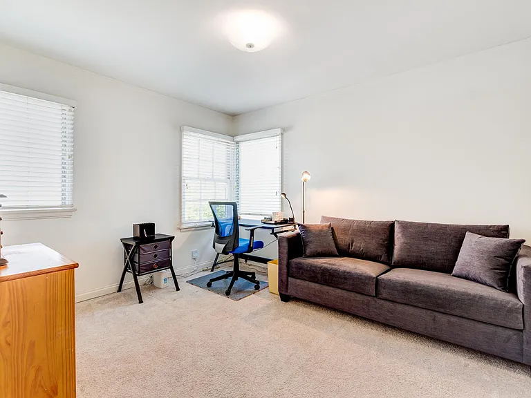 1254 Devon Ave — Photo 18