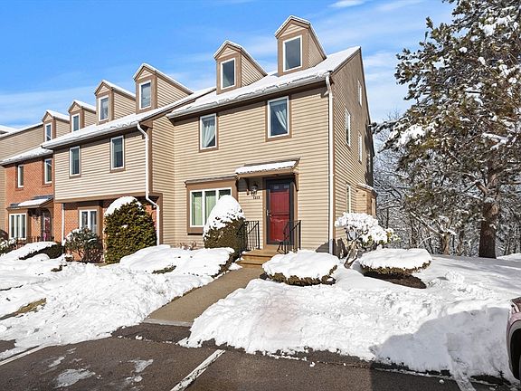 2nd image of 1215 Sheffield Way Unit 1215