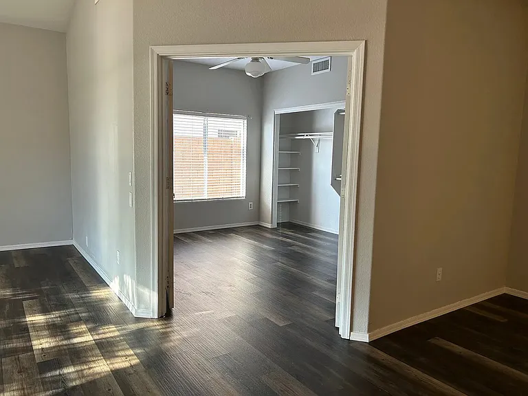 621 N Alder Dr — Photo 15