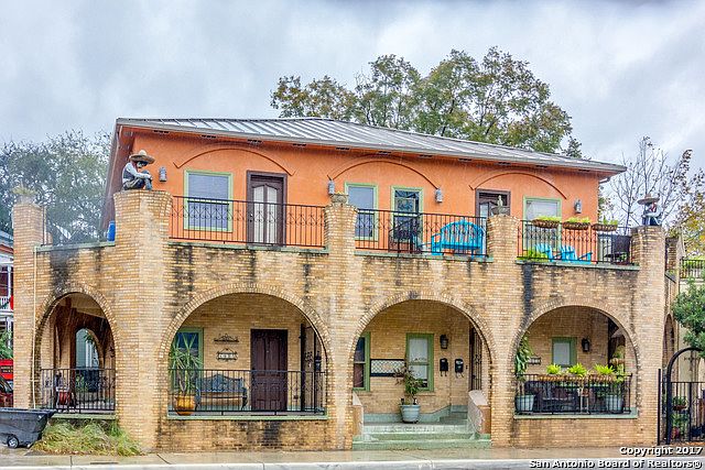 1st image of 604 S Saint Marys St APT A