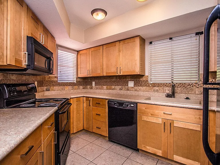 7755 E Thomas Rd #18 — Photo 7