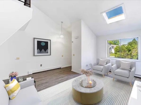 9 LAUREL Court, Fishkill, NY 12524