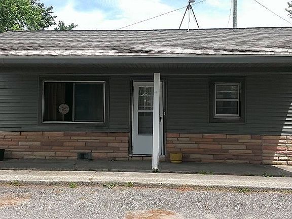 2nd image of 630 W Houghton Lake Dr