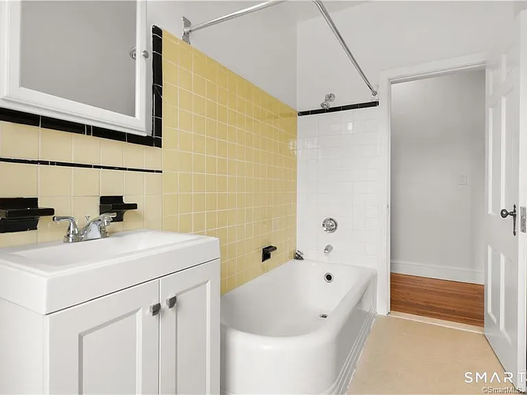 684 Farmington Ave #B6 — Photo 25