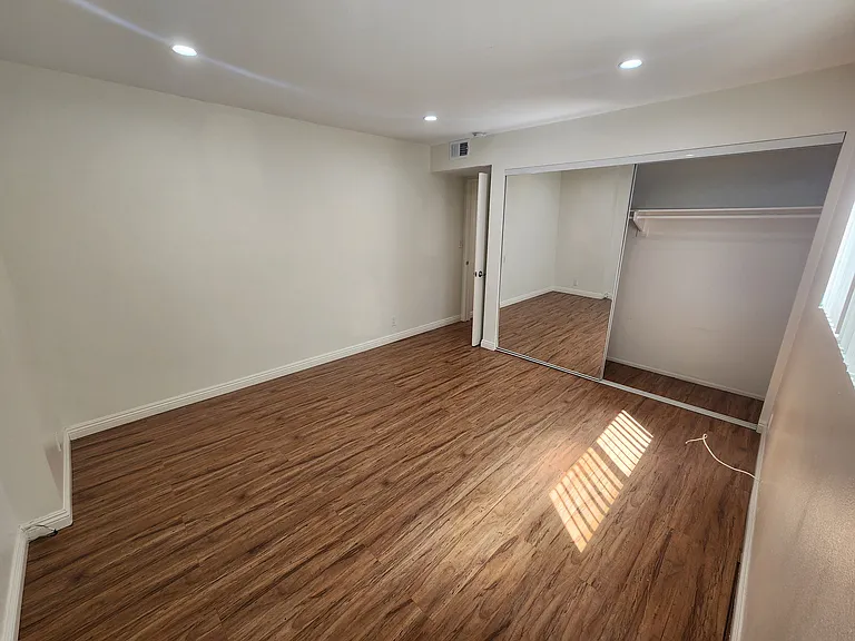 626 N Isabel St #202 — Photo 3