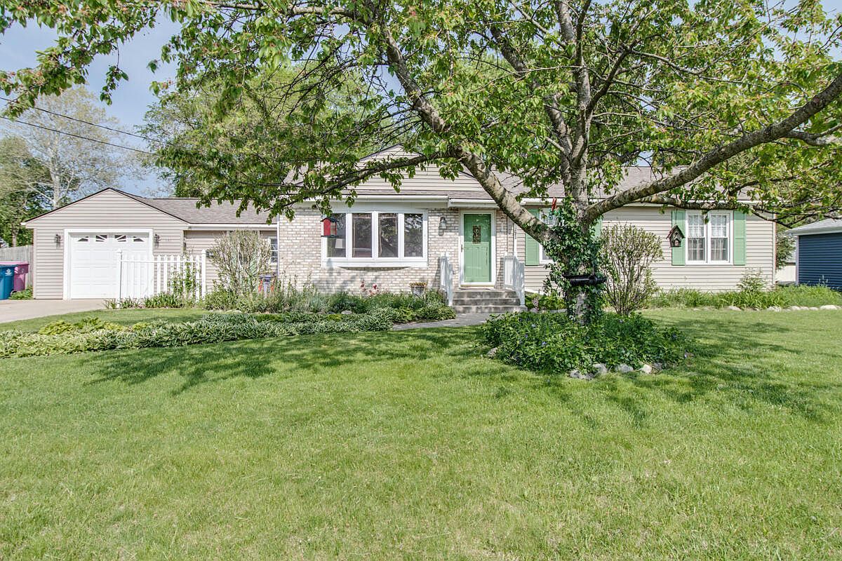 141 Brewer Dr, Battle Creek, MI 49015 Zillow