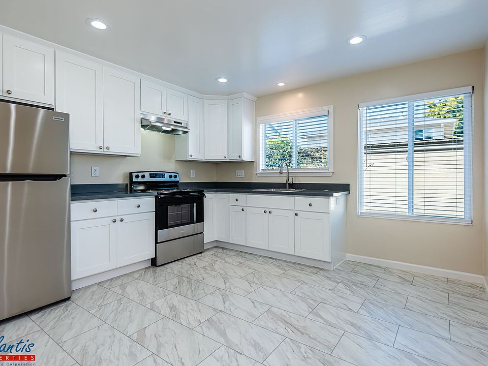 1st image of 824 Maryann Dr #2