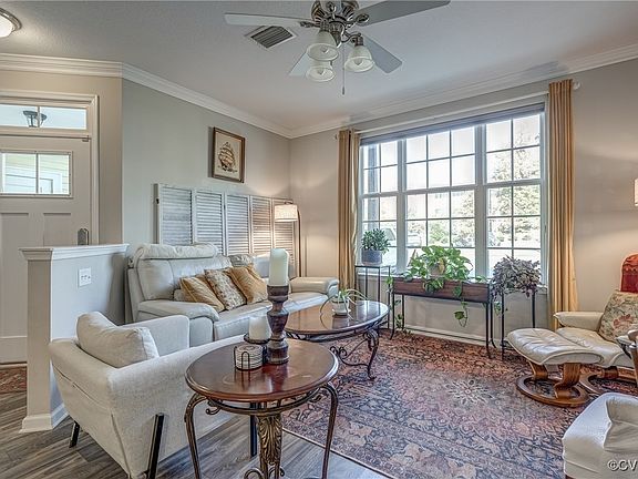 3rd image of 307 Promenade Ln