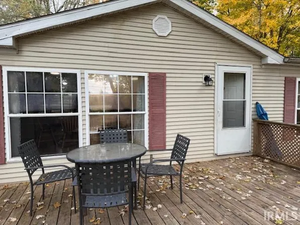 3325 S Wolf Rd, Columbia City, IN 46725