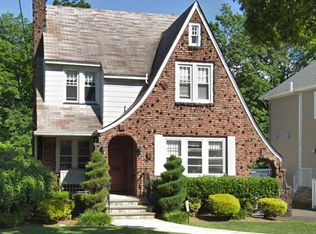 1299 Dickerson Rd, Teaneck, NJ 07666