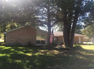 820 E McDonald St, Mineola, TX 75773