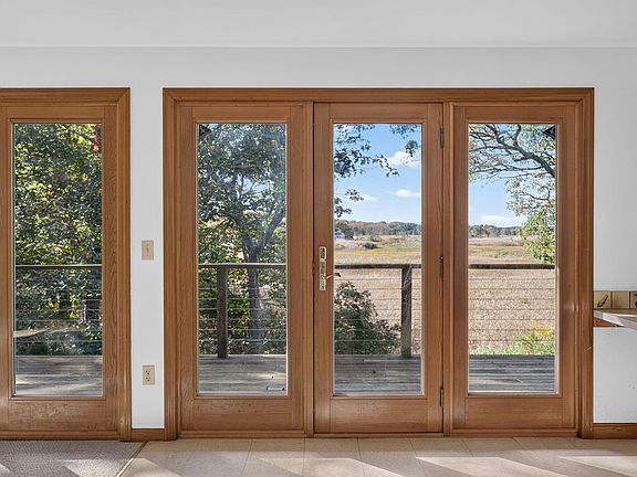 3rd image of 115 Parkington Hill Road