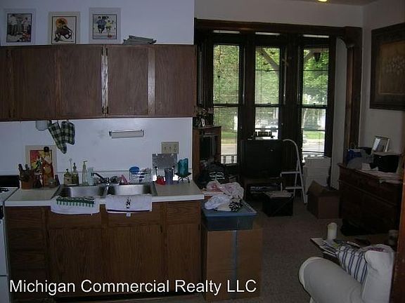 4th image of 114 N Division St APT 1