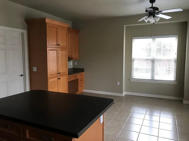 2506 Greens Way — Photo 6