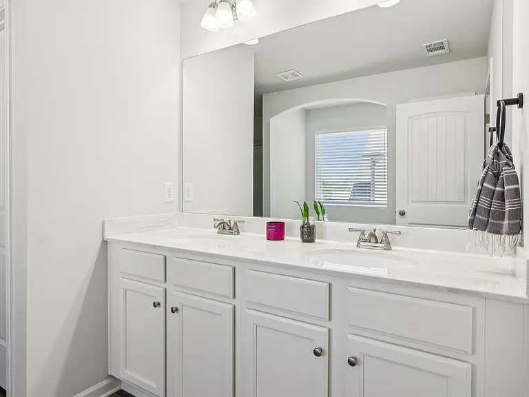 566 Skye Dr — Photo 13