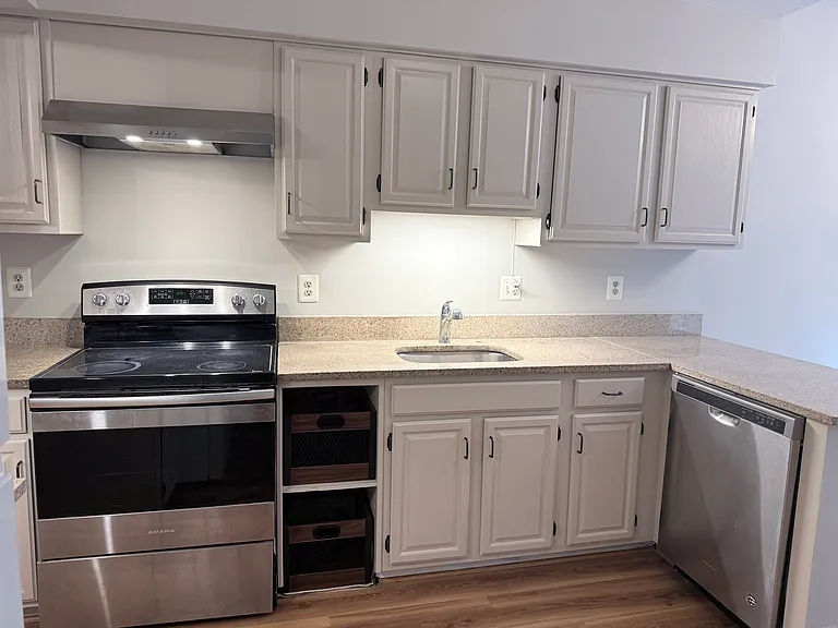 Eat in kitchen