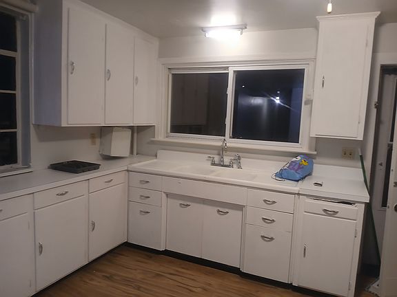 3rd image of 127 S Lehigh Ave Unit B