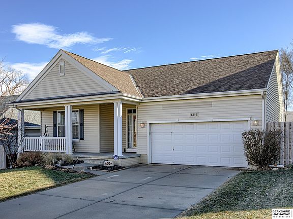 2nd image of 1319 N 208th St
