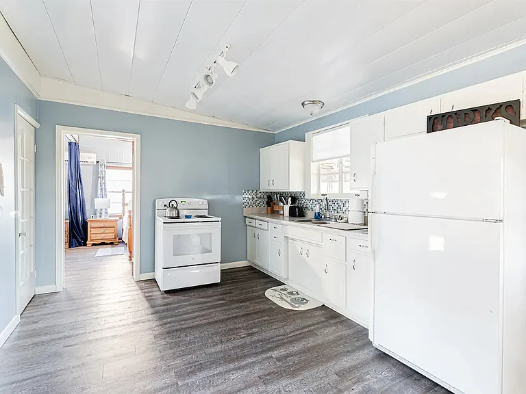 23713 Lakeside Dr — Photo 11