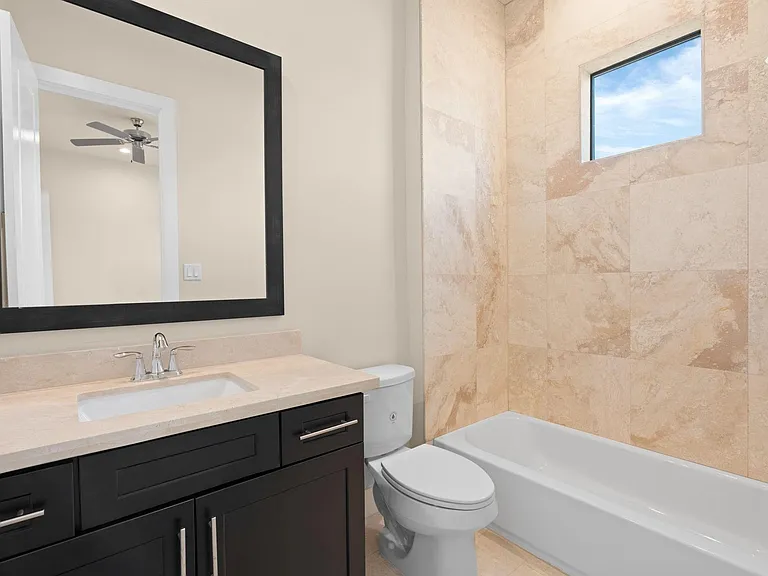 1212 W Dallas St — Photo 18