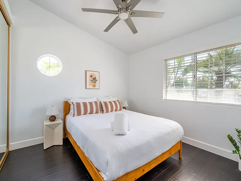 Calico Cir — Photo 13