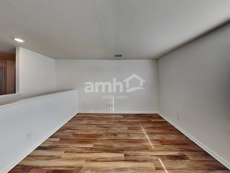 12250 Commander Dr — Photo 5