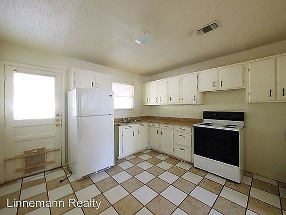 5th image of 1602 White Ave