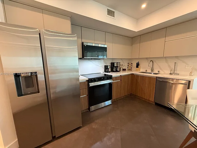 350 S Miami Ave #1902 — Photo 8