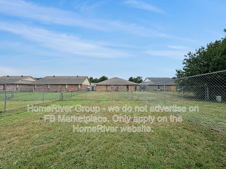 200 Ashley Dr — Photo 17