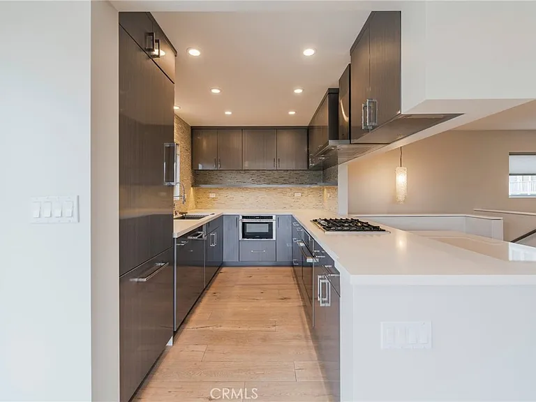 420 28th St — Photo 8