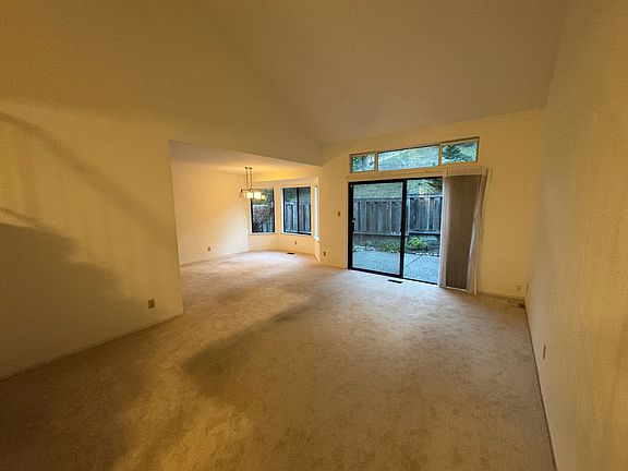 3rd image of 1673 Sugarloaf Dr