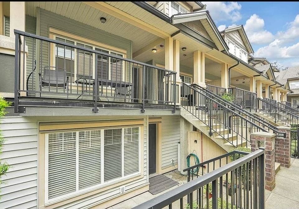 1st image of 13958 108th Ave #125