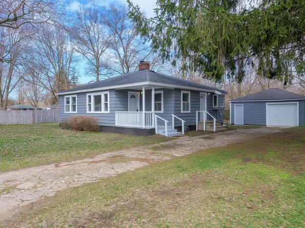 6737 Hardwood Dr, Coloma, MI 49038